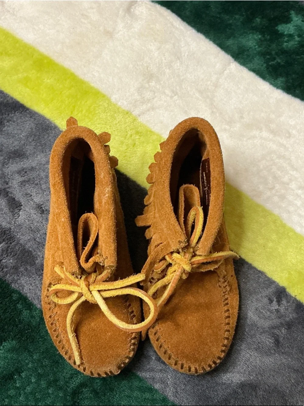 Minnetonka Kids Orange Suede Fringe Moccasins Size 7